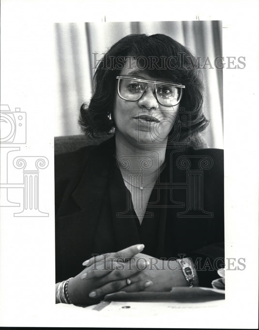 1988 Press Photo Gladys Hall, new head of Human Services - Historic Images
