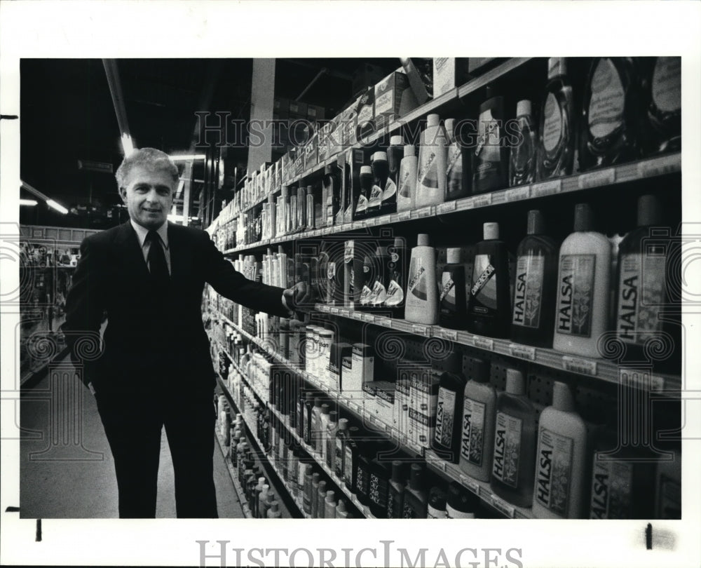 1987 Press Photo Seth Harris president Harris Wholesale Co - Historic Images