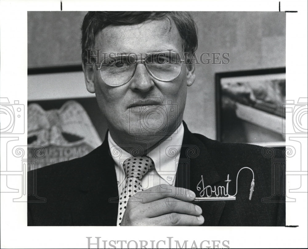 1989 Press Photo U.S. Customs Service Special Agent Stephen H. Hartkop - Historic Images