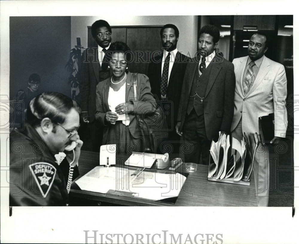 1983 Press Photo Cleveland NAACP President Sara J. Harper - Historic Images