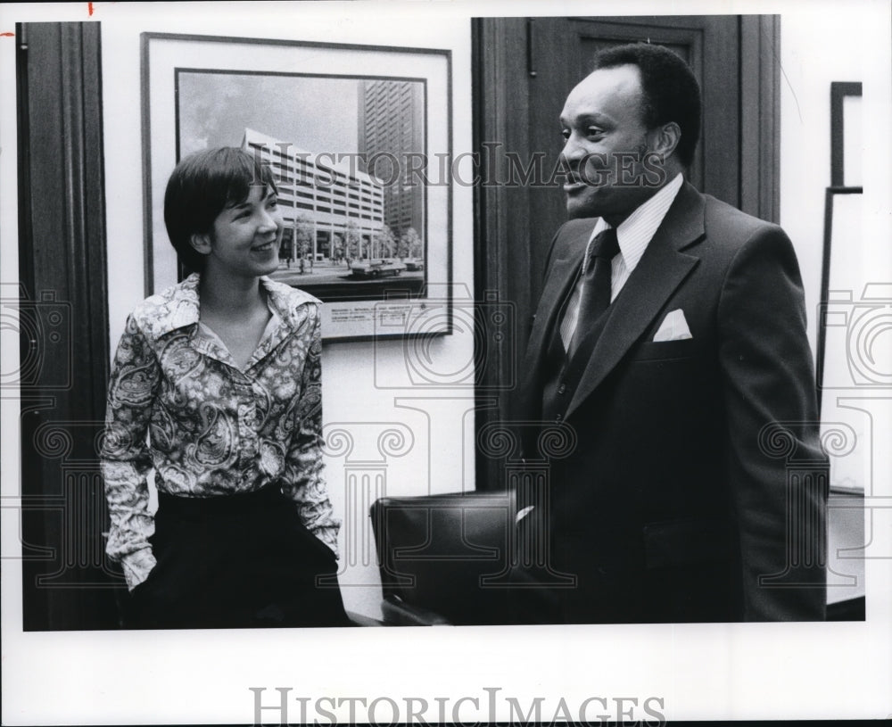 1978 Press Photo Tonia Grdina and James Barrett, Safety Director - Historic Images