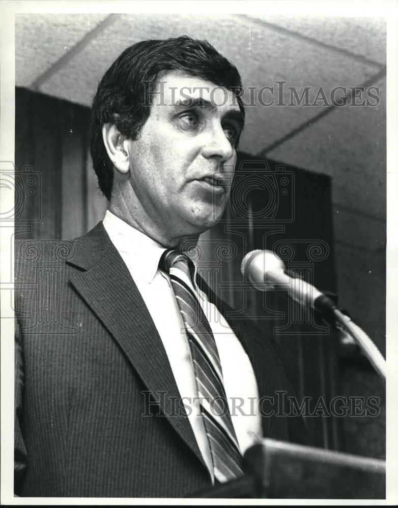 1986 Press Photo Head of Fisher Food Robert Hayden - Historic Images