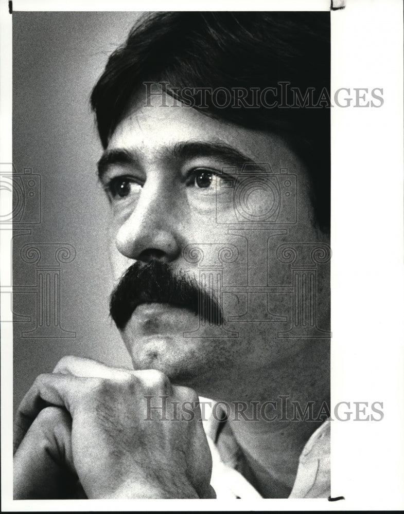 1988 Press Photo Teacher Ronald Hause Said He Kept His Head &amp; Talked A Student - Historic Images