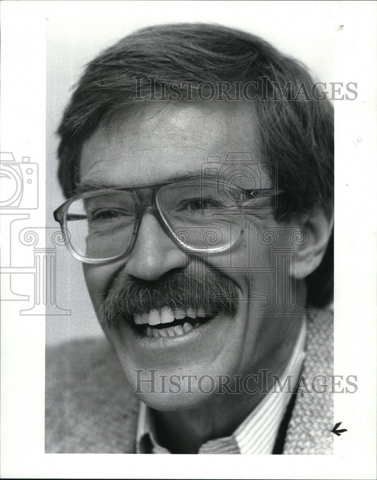 1987, A movie critic Bill Harris is replacing Siskel and Ebert - Historic Images