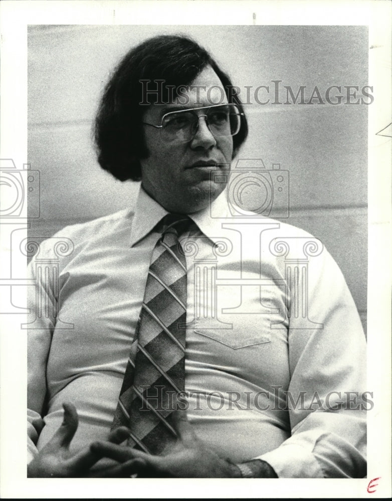 1985 Press Photo The East Technical High School teacher Ronald Harps - Historic Images