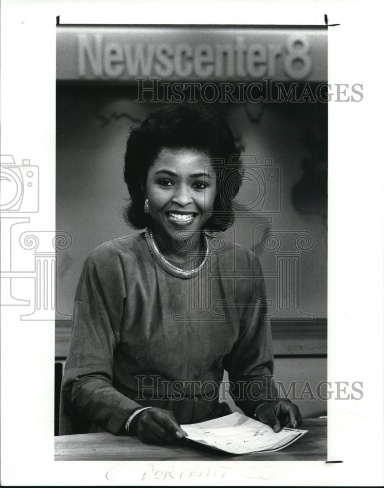 1989, Elanor Hays Female Anchor Of WJW Channel 8 Sitting In Chair - Historic Images