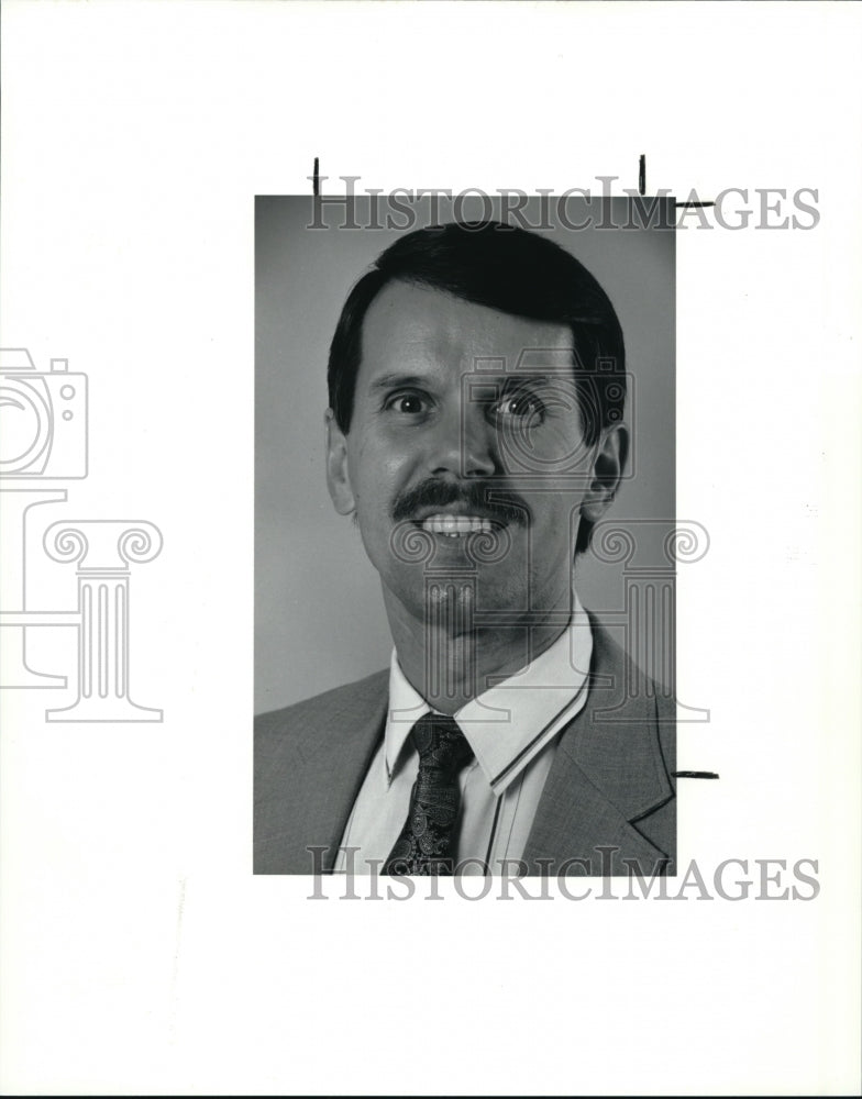 1990 Press Photo Rev. Henry Halblaub Of Madison At Bible Baptist Church - Historic Images