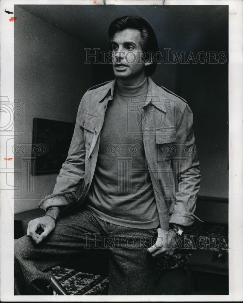 1975 Press Photo Actor and Fashion designer George Hamilton - Historic Images