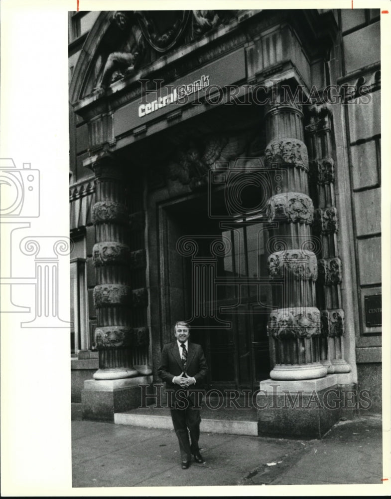 1979 Press Photo Herman Herskovic of Central Bank - Historic Images