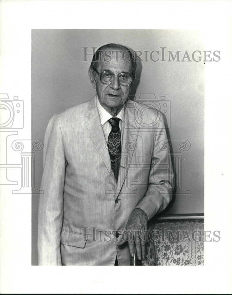 1985 Press Photo Louis Heidenreich, 78 of 18900 Detroit Ext. Lakewood Cliffs Apt - Historic Images