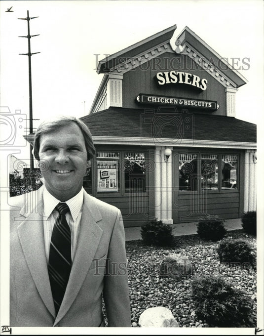 1986 Press Photo Thomas Hennings Chairman of SIS Corporation - Historic Images