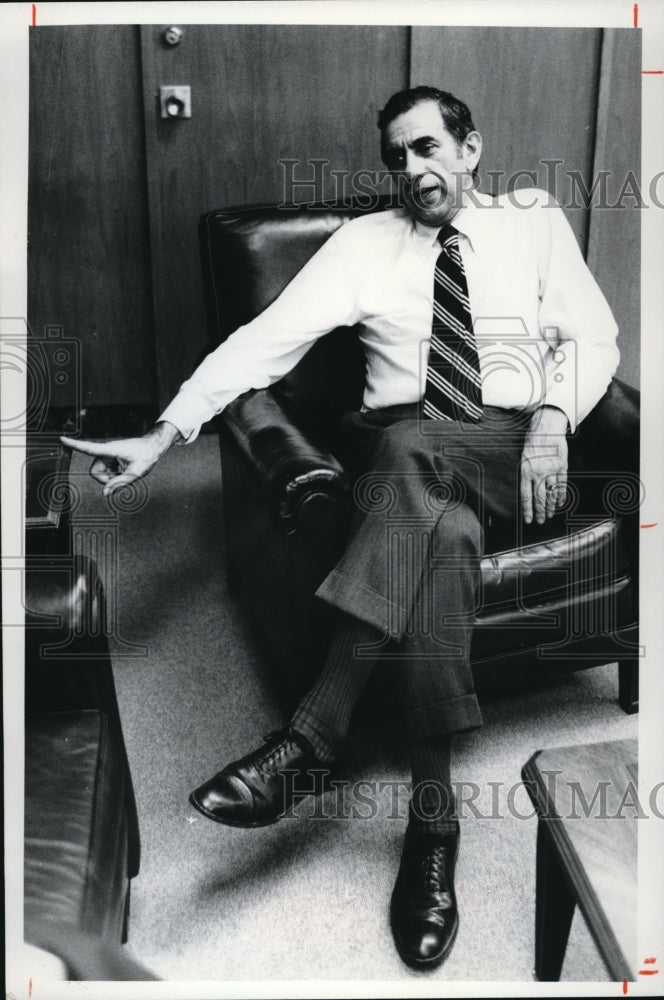 1977 Press Photo The State department legal adviser Herbert J. Hansell - Historic Images