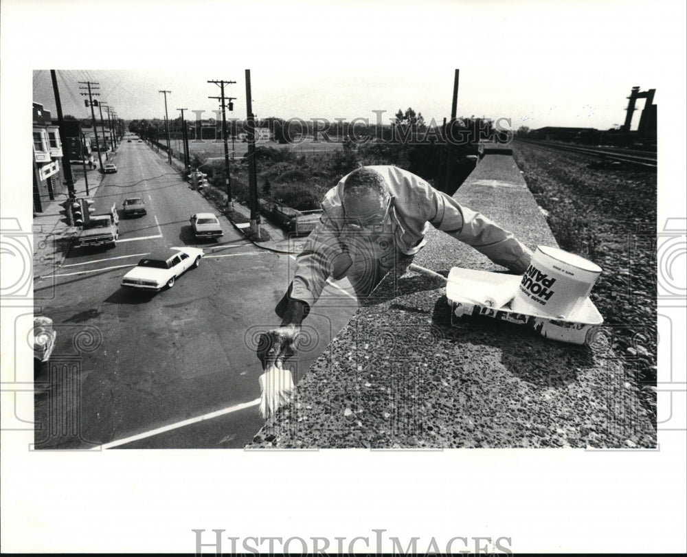 1988 Press Photo The old painter Herbert Hassan - Historic Images