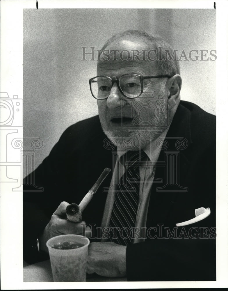 1983 Press Photo Dr John H Heller author of Shroud of Turin - Historic Images