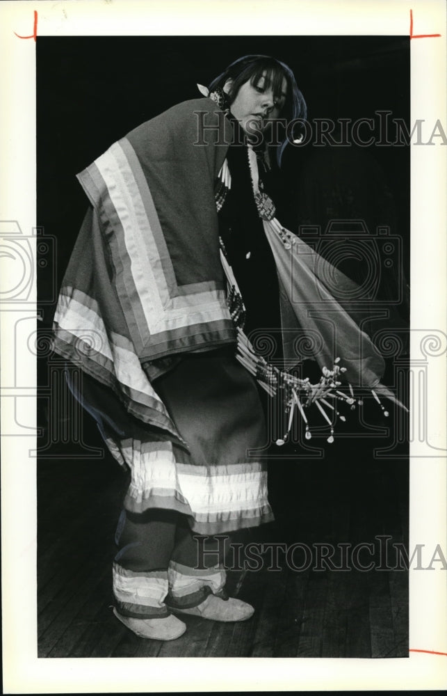 1979 Press Photo Kathy Hemenway Dancing at Pow Wow - Historic Images