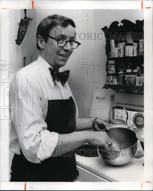 1976 Press Photo Richard Gildenmeister book Buyer for Burrows - Historic Images