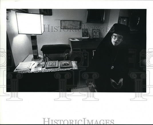 1986 Press Photo Father or Brother  John Henry of St. Hermans house - Historic Images