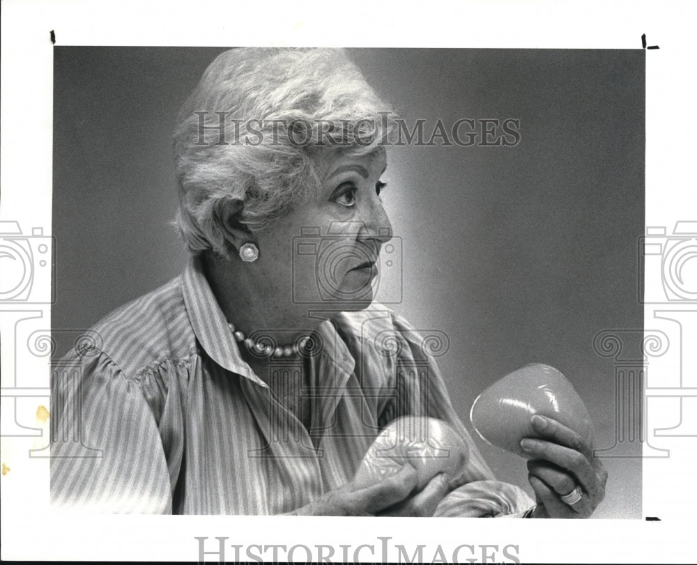 1988 Press Photo Ruth Chandler Creator of Barbie Doll sells artificial Breast - Historic Images