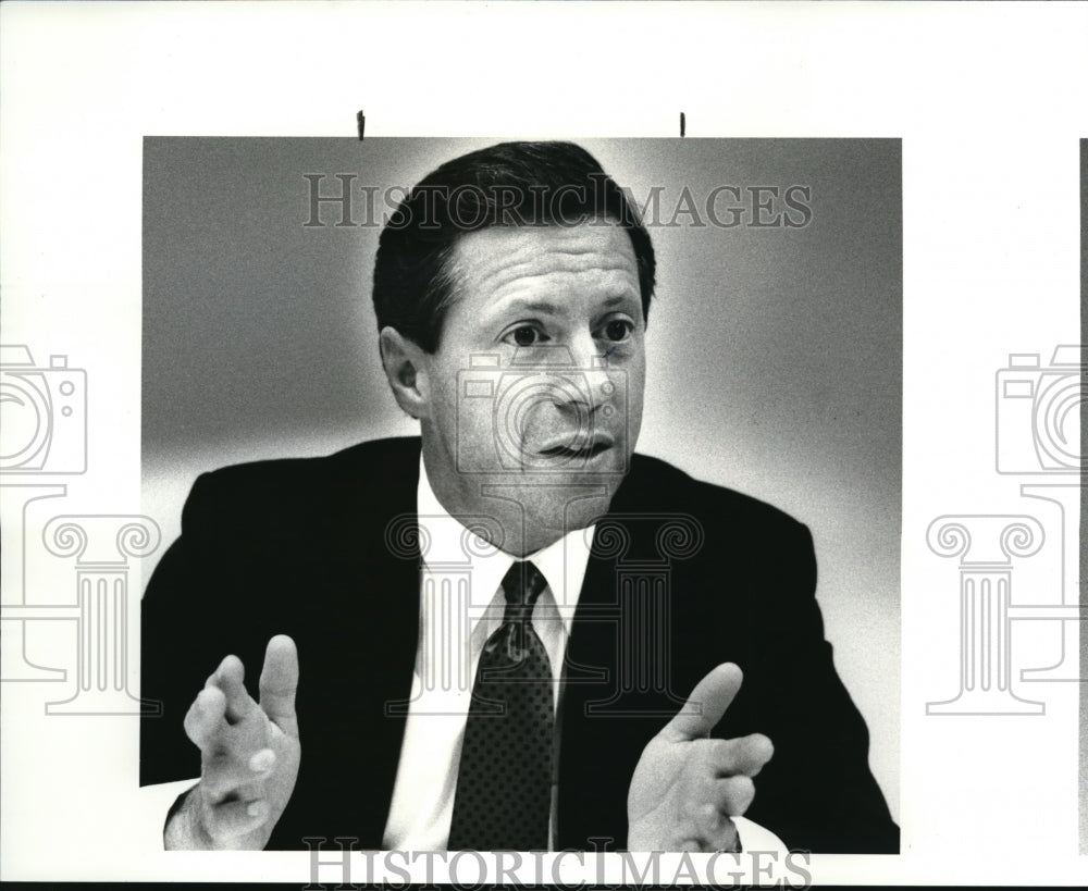 1986 Press Photo Richard S Henderson President of the Midwest Div of U.S. Sprint - Historic Images