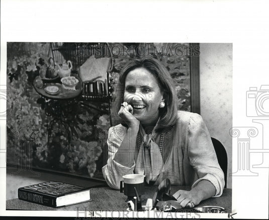 1986 Press Photo The co author of Success and Betrayal Sarah Hardesty - Historic Images