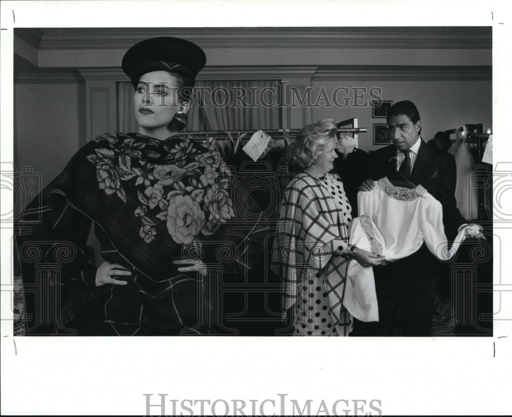 1989 Press Photo Chisholm Halle, Inc. shop owner Cindy halle and designer Stanl - Historic Images