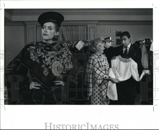 1989 Press Photo Chisholm Halle, Inc. shop owner Cindy halle and designer Stanl - Historic Images