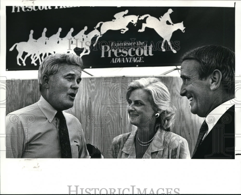 1986 Press Photo President of American Grand Ass. Leonard King with Suzzane - Historic Images