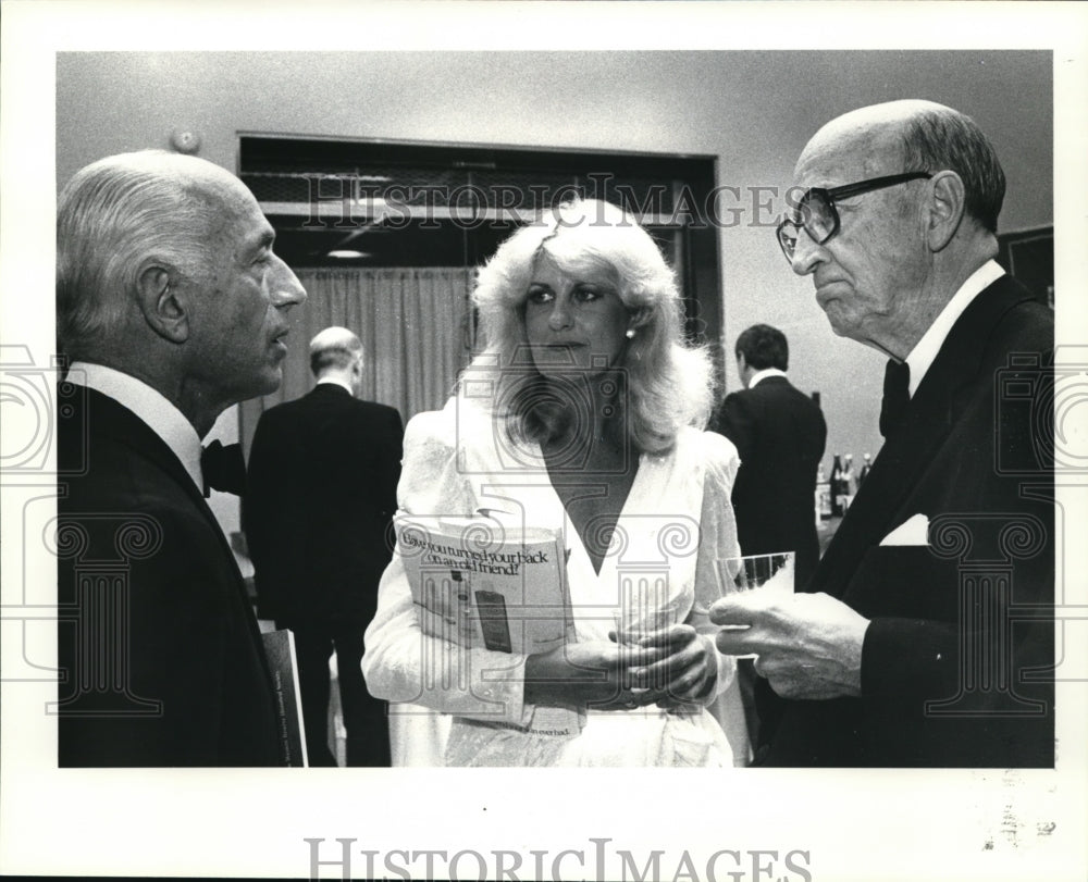 1985 Press Photo Jack Lampl, Barbara Hill and Robert Alspaugh at Antique Show - Historic Images