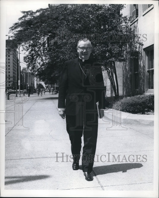 1975 Press Photo Bishop James Hickey - cva17726 - Historic Images