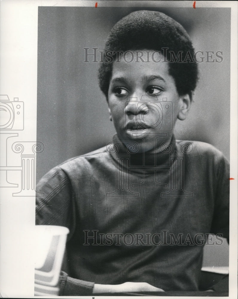 1977 Press Photo Conference with the student David Headen of Miles Standish Sch. - Historic Images