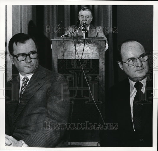 1977 Press Photo Ches Hugo, pres. of Ohio Ball; Carl Rudolph, CEI; Dudley Taw - Historic Images
