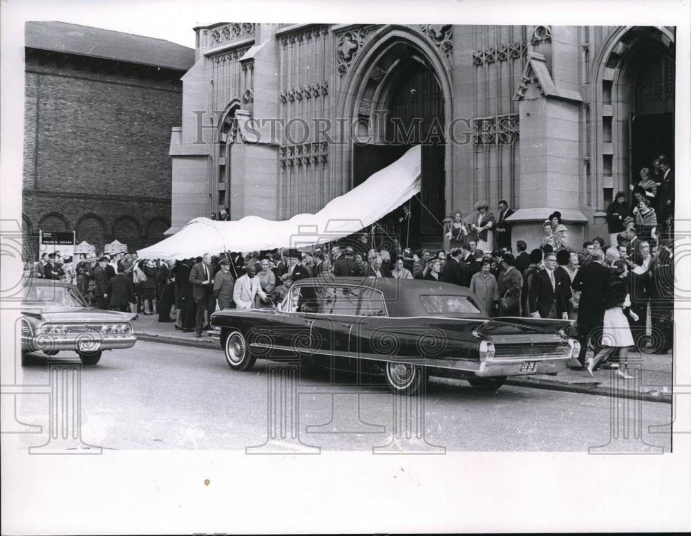 1964 Wedding of Margaret Humphrey at Trinity Cathedral - Historic Images