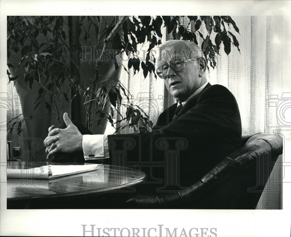 1986 Press Photo Richard E. Jacob&#39;s point of view of  Erieview Plaza - Historic Images