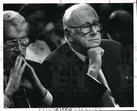 1989 Press Photo Dick Jacobs testifies at hearing in Ameritrust Project Tax - Historic Images
