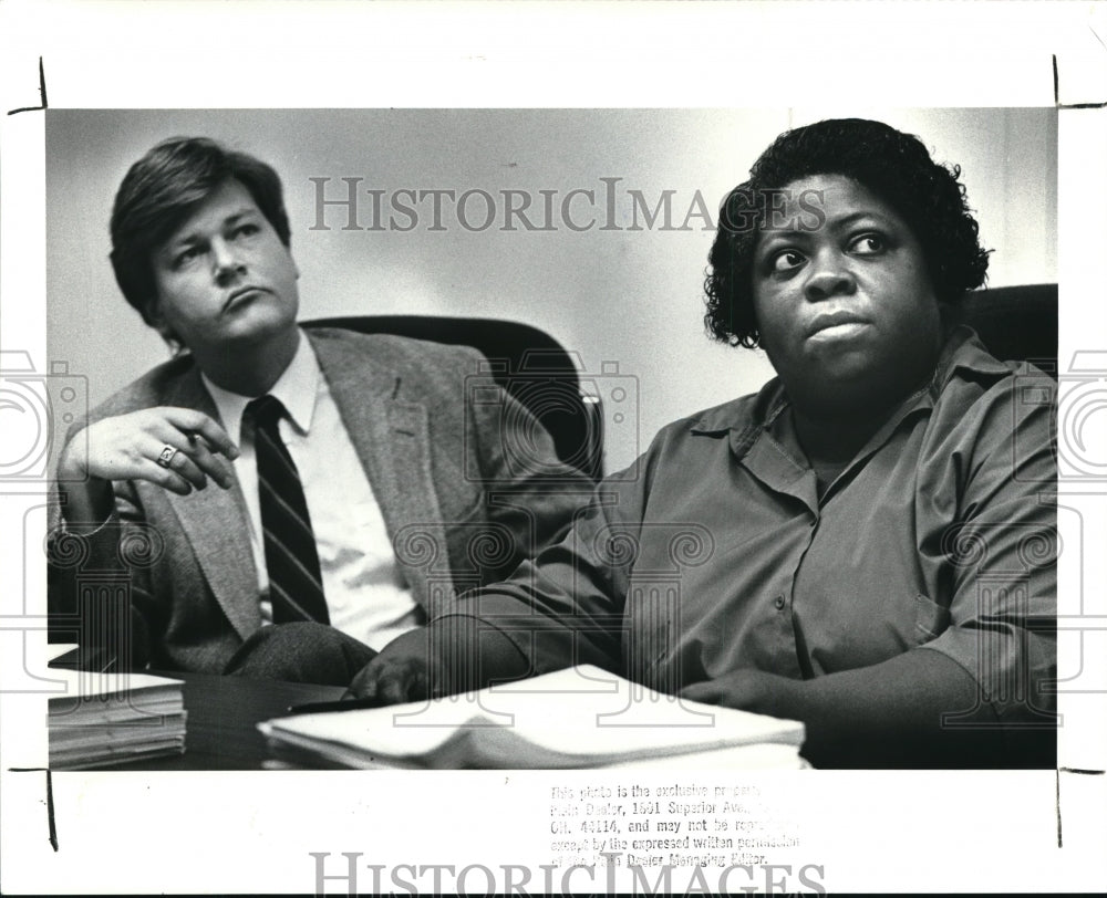 1988 Press Photo CMHA Board Members John Wilbur and Hattie Jackson - Historic Images