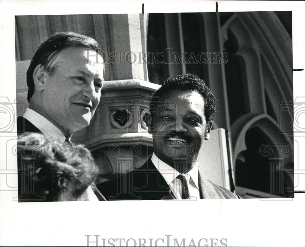 1988 Press Photo Rev Jesse Jackson and Gov.Ricahrd Celeste at Lakewood. - Historic Images