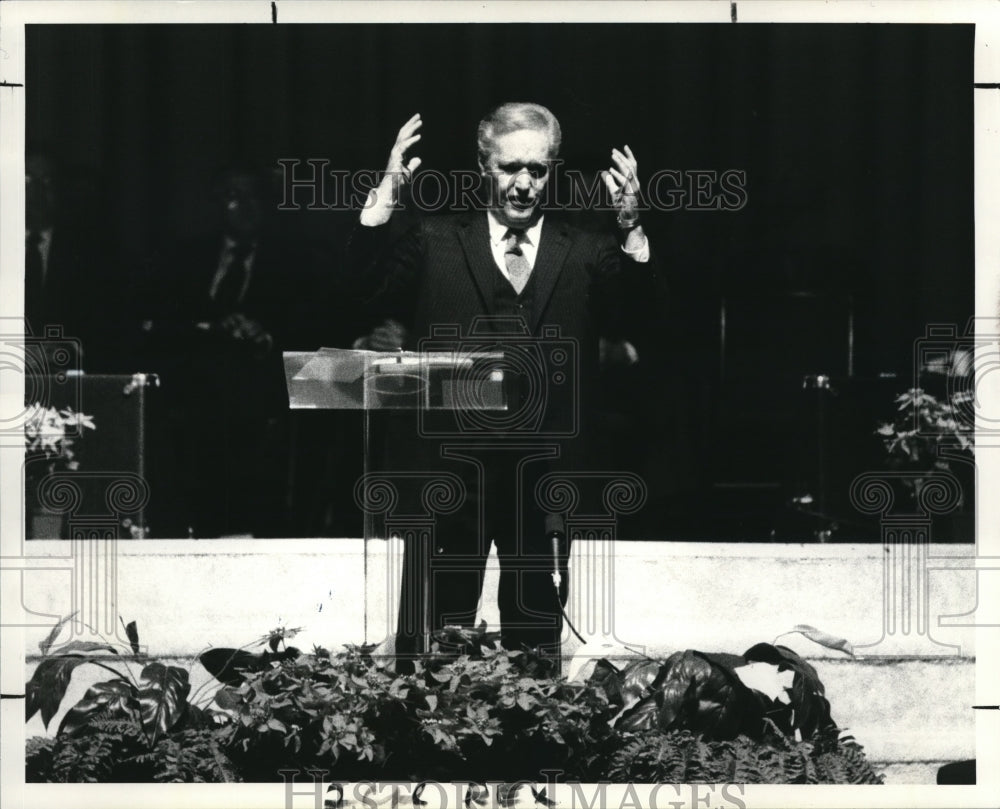 1987 Press Photo Reverend Rex Humbard, Guest Preacher Cathedral of Tomorrow - Historic Images