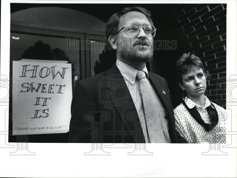 1988 Press Photo A.C.C.T.R. President Hank Haynes with Vice pres. Jennifer Smith - Historic Images