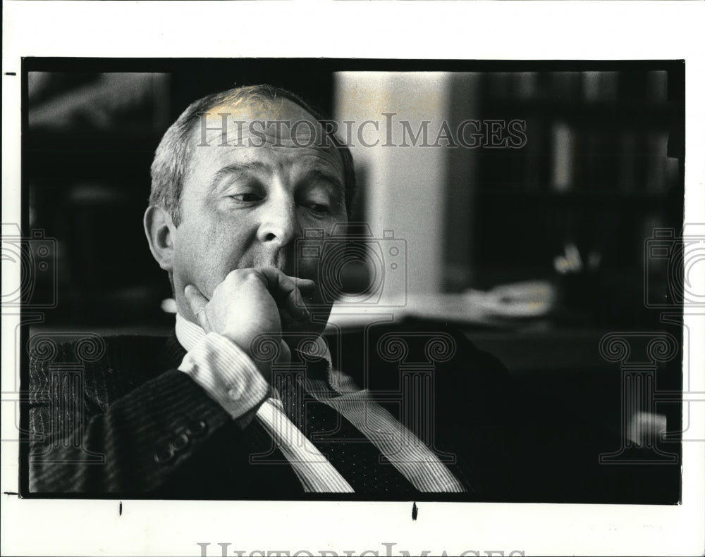 1980 Press Photo  BP America Vice President, Robert B. Horton in his office - Historic Images