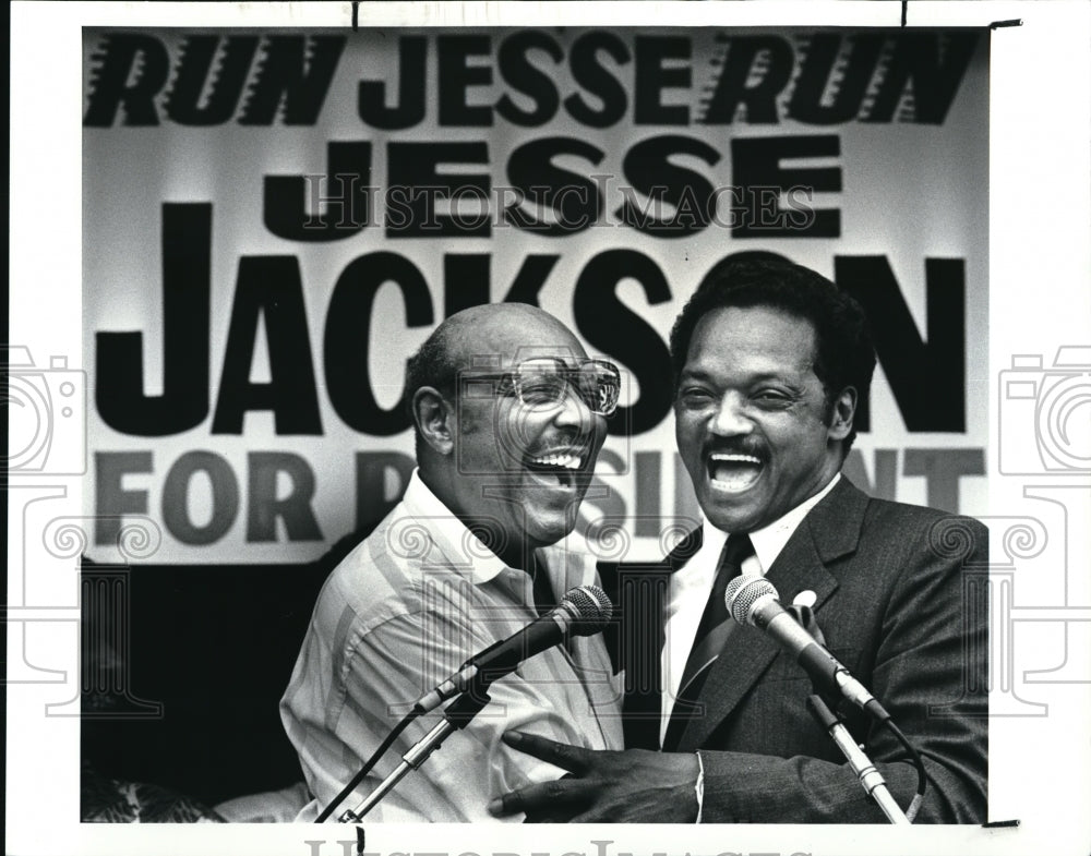 1987 Press Photo Lou Stokes and Jesse Jackson at the Congress District Picnic - Historic Images