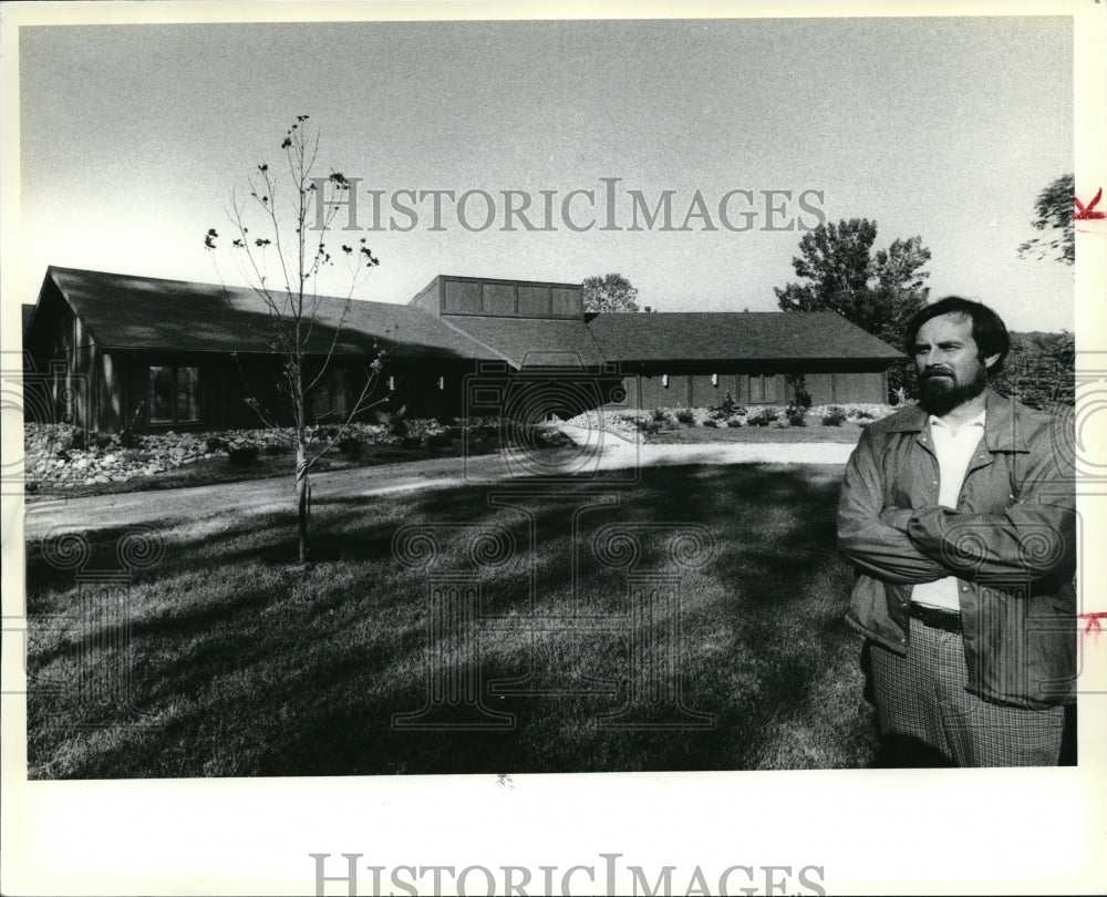 1979 Press Photo Kerry Illes Medina at the Pole House - Historic Images