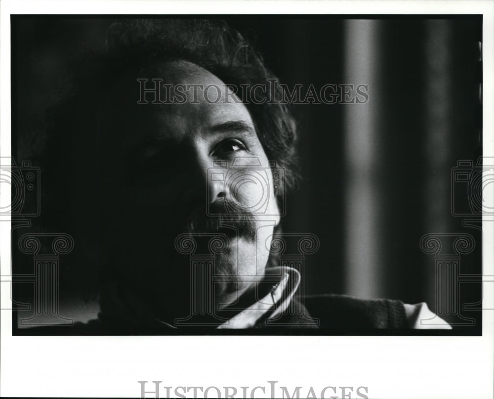 1989 Press Photo Willy Hotzman, Author of Bovver Boys - Historic Images