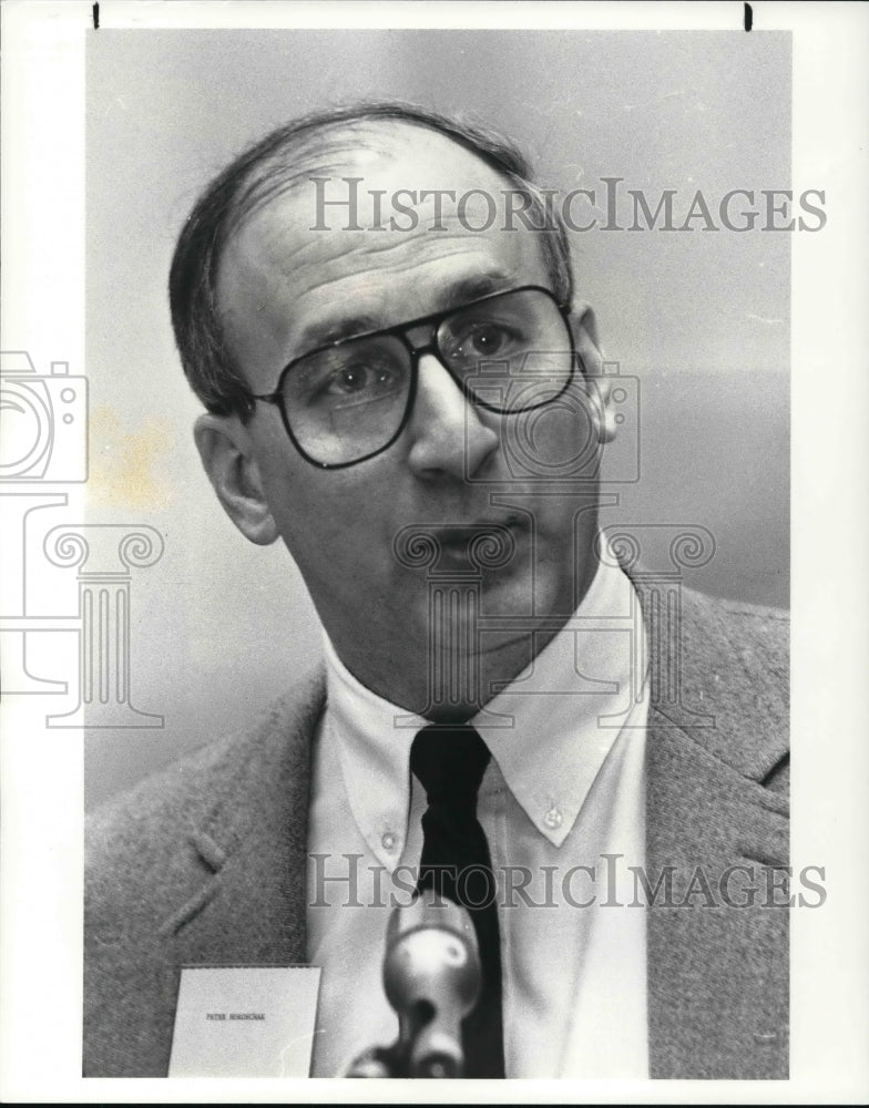 1988 Press Photo Shaker Heights City schools superintendent Peter P. Horoschak - Historic Images