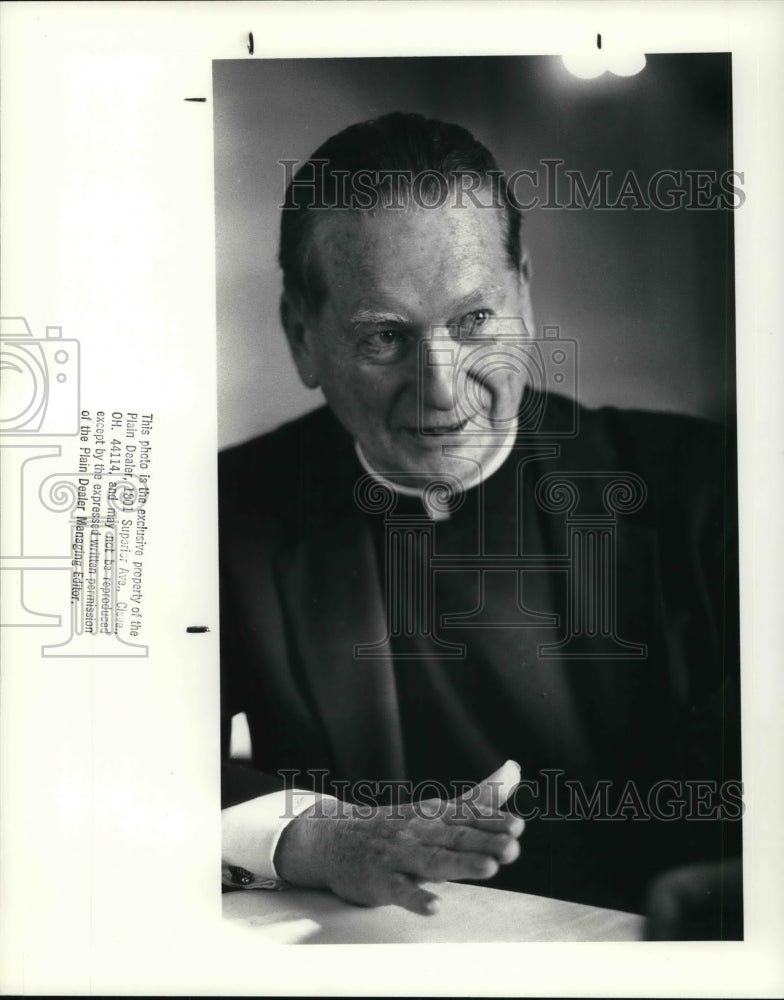 1988 Press Photo Father William T Hogan speech on Steel Industry - Historic Images