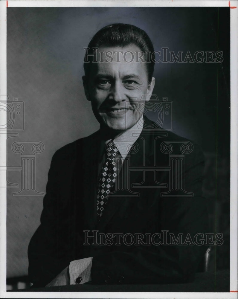 1973 Press Photo Channel 8 TV announcer, Howard Hoffmann - Historic Images