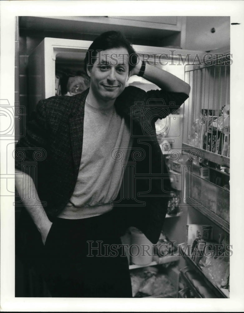 1983 Press Photo The Joy of Pigging Out author, David Hoffman - Historic Images