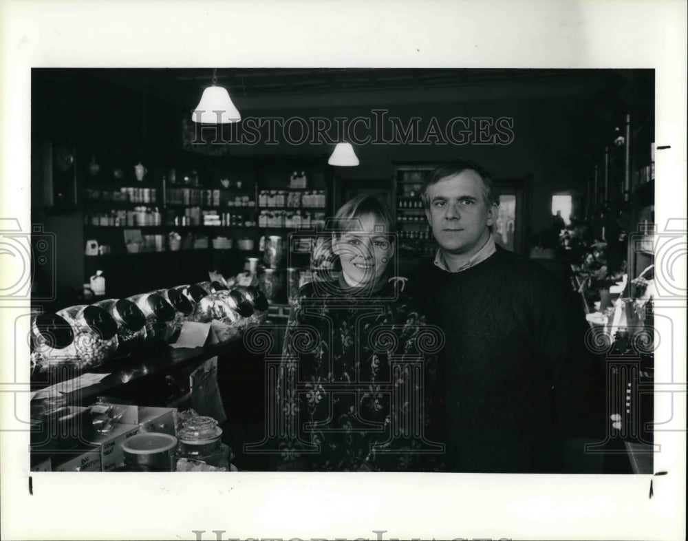 Press Photo Bob and Nancy Holcepl Operate Cravings Store - Historic Images