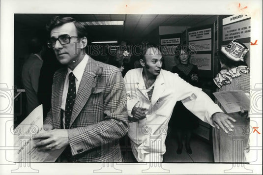 1980 Press Photo Dr. Sergio Izar - Historic Images