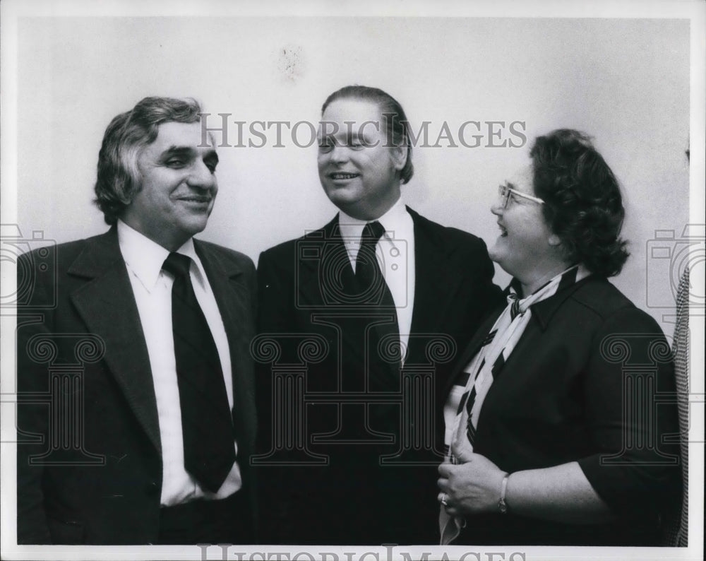 1976 Press Photo Rocky River Municipal Judge Milton D. Holmes - Historic Images