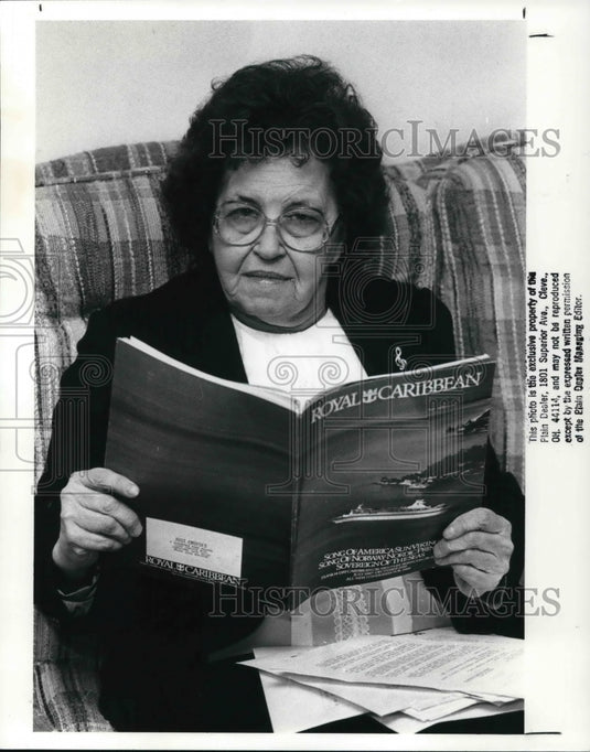 1989 Press Photo Aileen Hnat, traveler - Historic Images